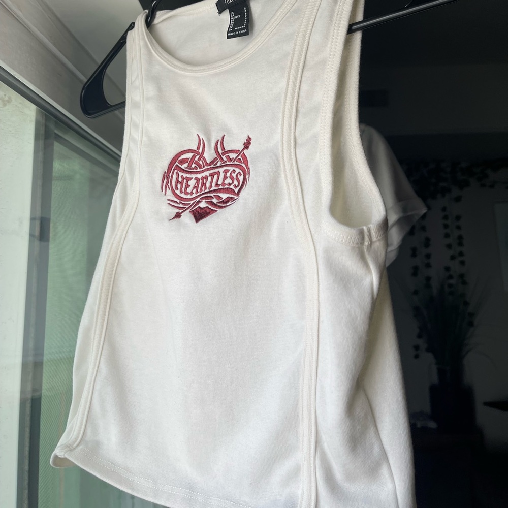 Heartless tee